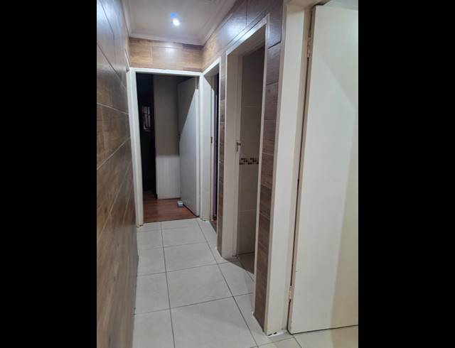 3 BEDROOM HOUSE FOR SALE IN MAHUBE VALLEY